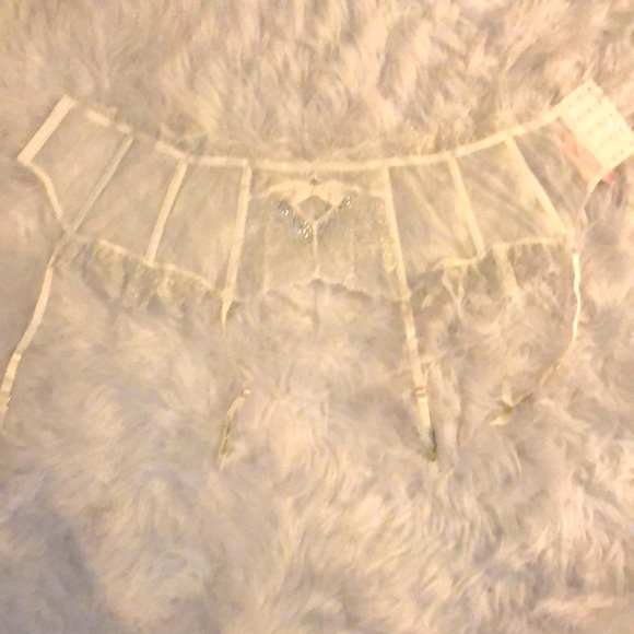Victoria’s Secret bridal garter - Picture 4 of 7